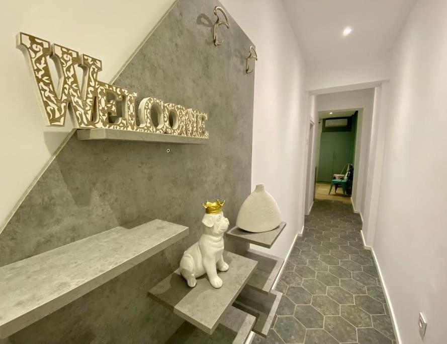 Apartment Crystal Studio-downtown Escape-navarinou Square *